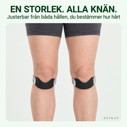 Två knän framifrån med knärem och svart silikondyna under knäskålen, texten En storlek. Alla knän.