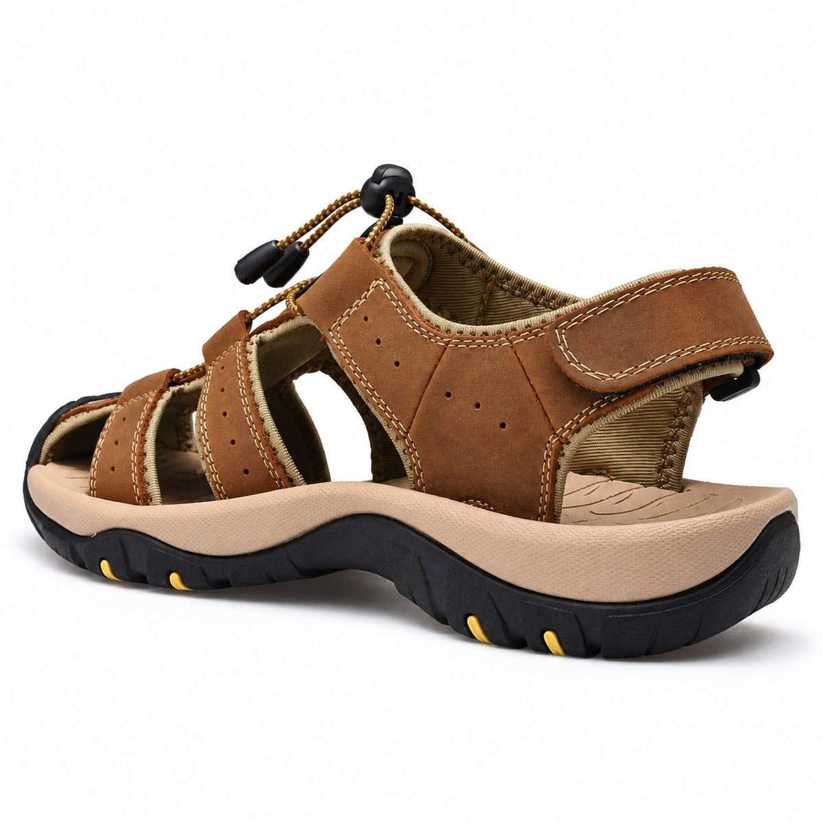 Brun promenadsandal sedd från sidan och bakifrån med hälrem, kardborreband och snörning