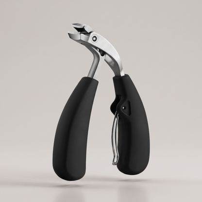 Kraftig nagelklippare med svarta ergonomiska handtag och stålkäft