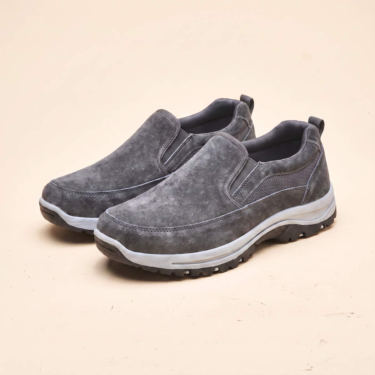 Slip-on komfortsko grå